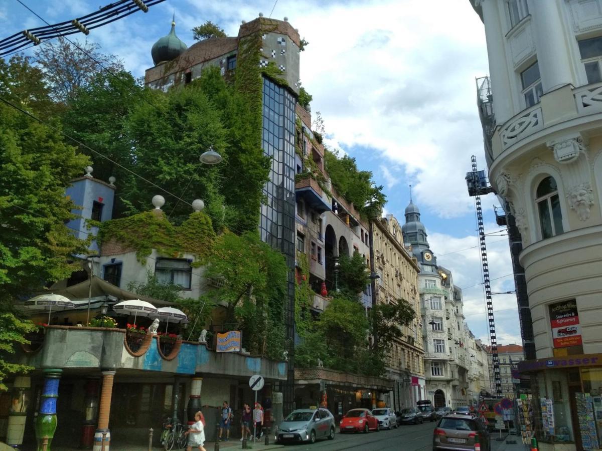 Central Mariahilfer Apartment 4 Min To The City Shopping Center And Schoenbrunn Palace Wien Exteriör bild
